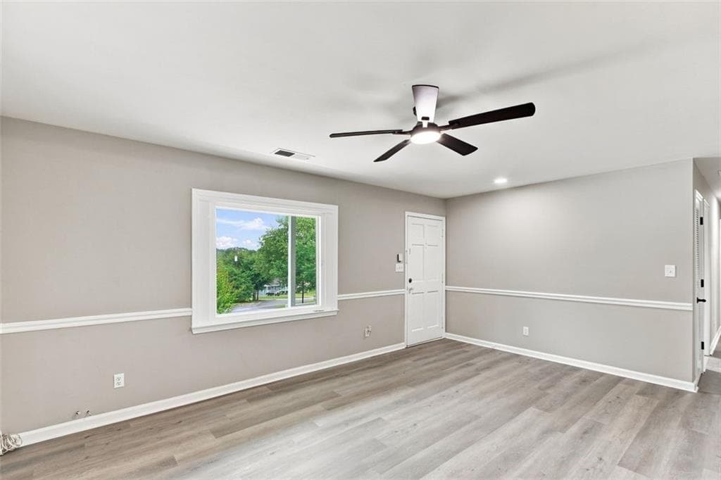 4 bedroom, 3 bathroom, 1,560 sq ft single family residence under contract at 1745 Overlook Way, Conyers, GA 30094 — photo 8