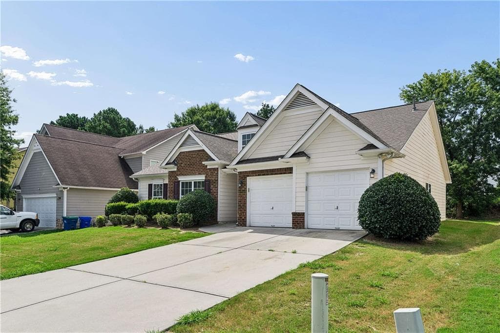 3 bedroom, 2 bathroom, 1,866 sq ft single family residence for sale at 7226 Boulder Pass, Union City, GA 30291 — photo 2