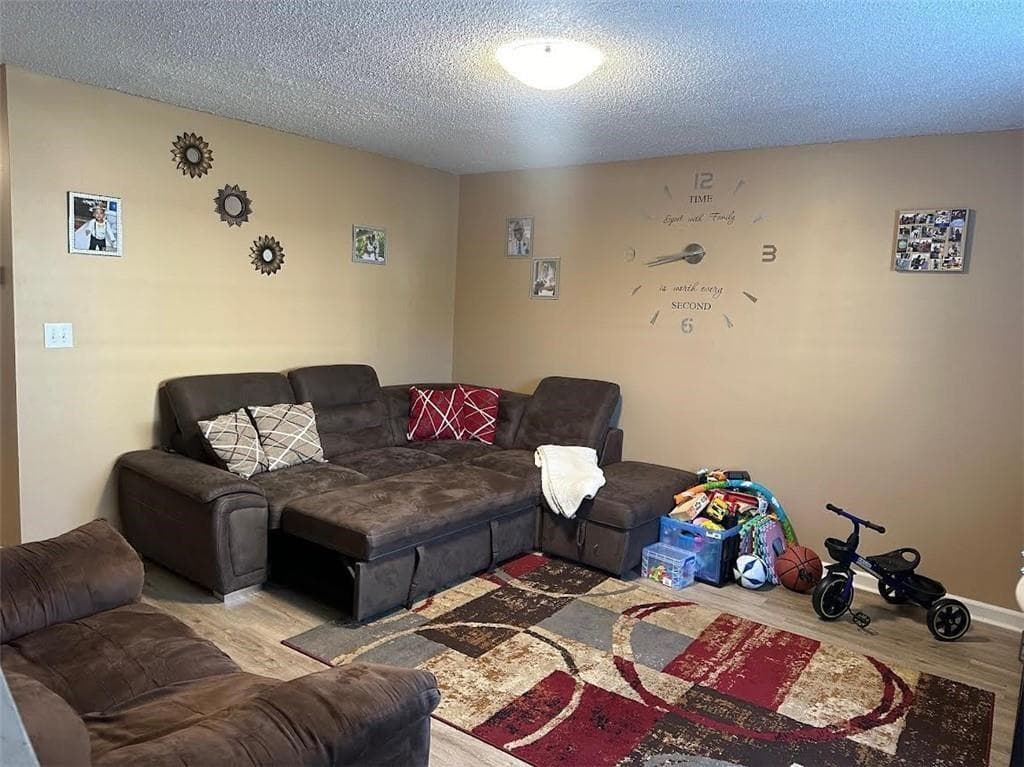 2 bedroom, 3 bathroom, 1,188 sq ft townhouse for sale at 67 Princeton Glen Court, Adairsville, GA 30103 — photo 2