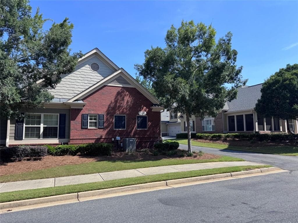 3 bedroom, 3 bathroom, 2,447 sq ft condominium for sale at 1515 Bluestone Drive, Cumming, GA 30041 — photo 4