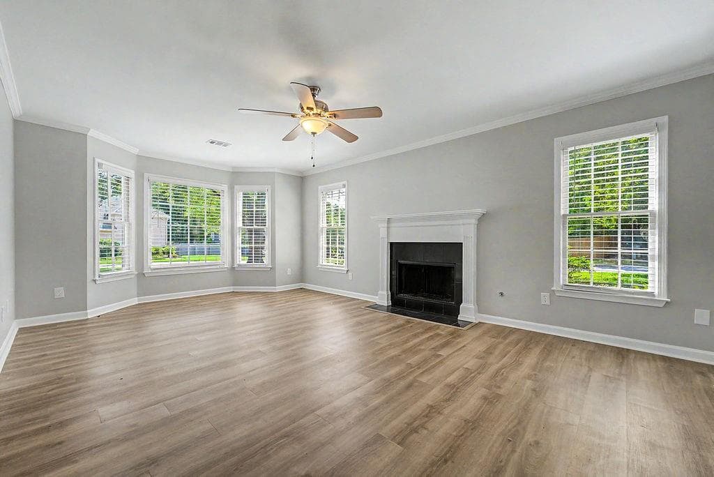 4 bedroom, 3 bathroom, 2,270 sq ft single family residence for sale at 566 Parliament Street, Marietta, GA 30066 — photo 4