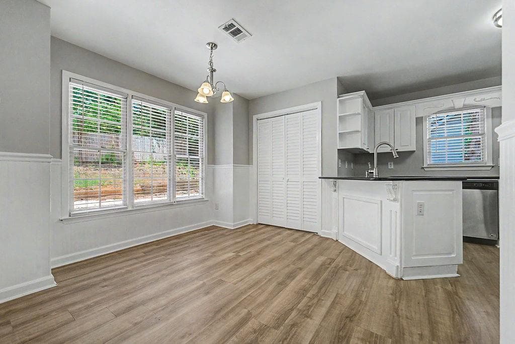 4 bedroom, 3 bathroom, 2,270 sq ft single family residence for sale at 566 Parliament Street, Marietta, GA 30066 — photo 8