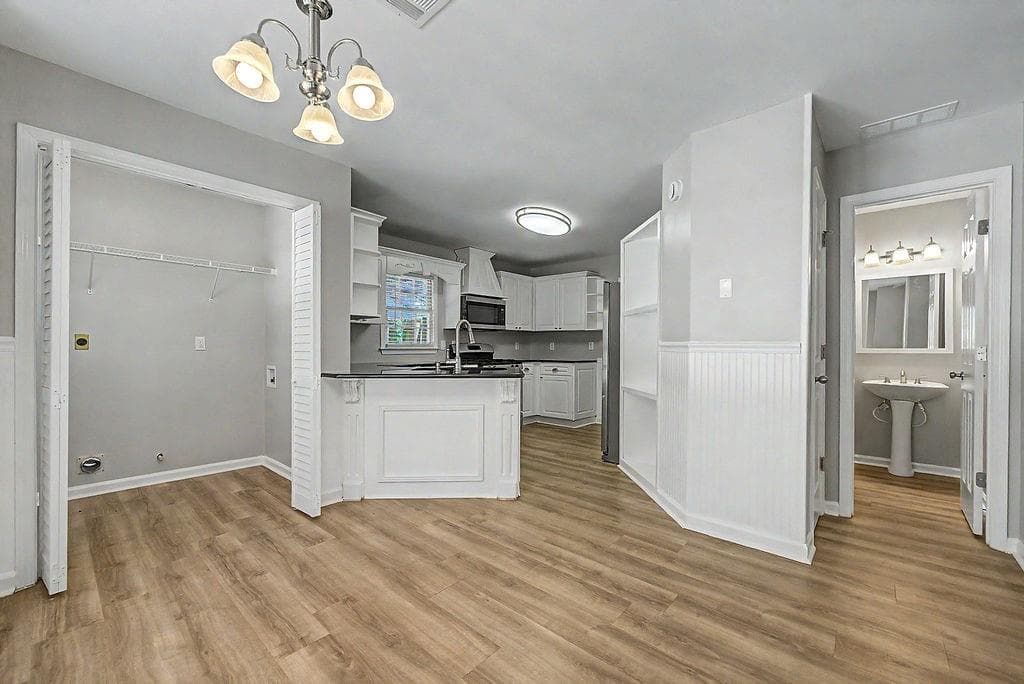 4 bedroom, 3 bathroom, 2,270 sq ft single family residence for sale at 566 Parliament Street, Marietta, GA 30066 — photo 9