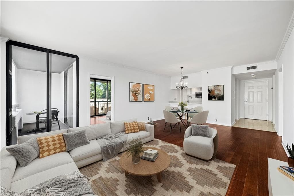 2 bedroom, 2 bathroom, 1,230 sq ft condominium for sale at 3481 Lakeside Drive 1107, Atlanta, GA 30326 — photo 4