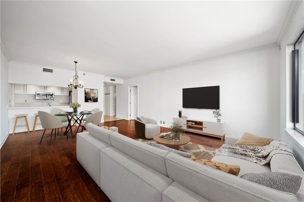 2 bedroom, 2 bathroom, 1,230 sq ft condominium for sale at 3481 Lakeside Drive 1107, Atlanta, GA 30326 — photo 6