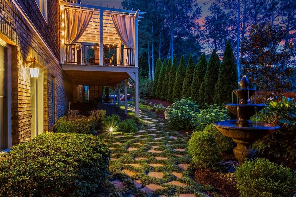 5 bedroom, 6 bathroom, 5,182 sq ft single family residence for sale at 4514 Mystique Way, Roswell, GA 30075 — photo 4