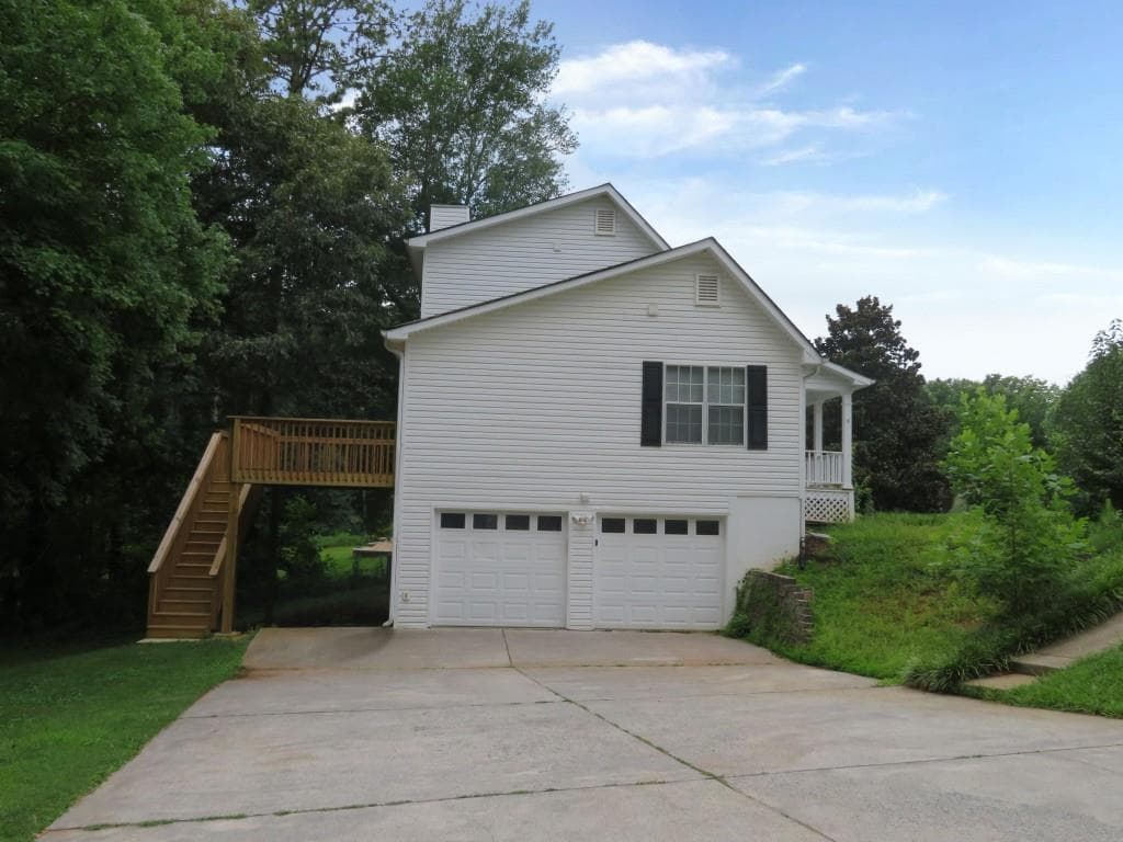 4 bedroom, 2 bathroom, 2,328 sq ft single family residence for sale at 1001 Winston Way, Acworth, GA 30102 — photo 3
