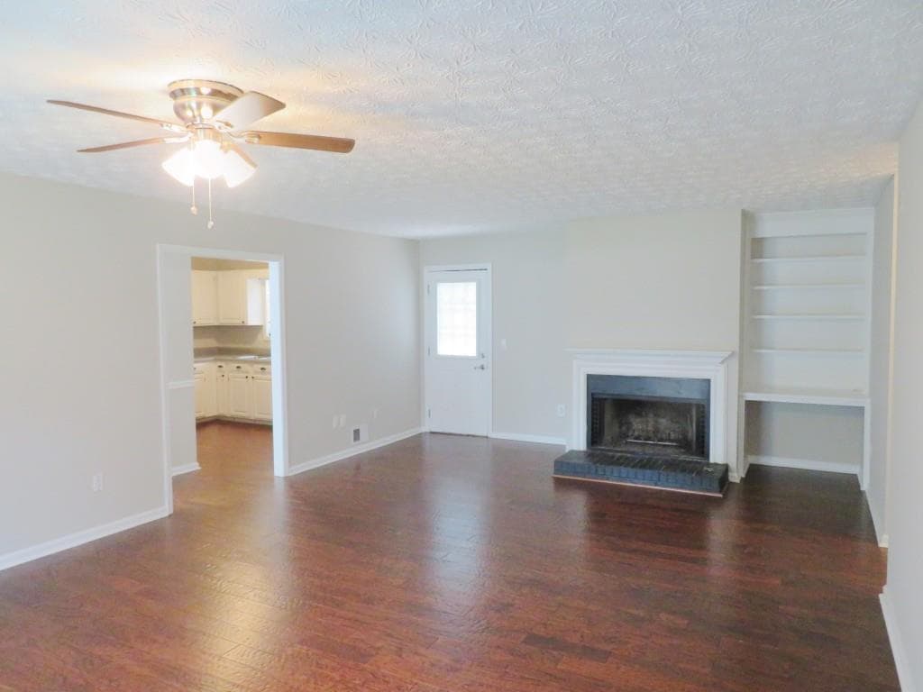 4 bedroom, 2 bathroom, 2,328 sq ft single family residence for sale at 1001 Winston Way, Acworth, GA 30102 — photo 5
