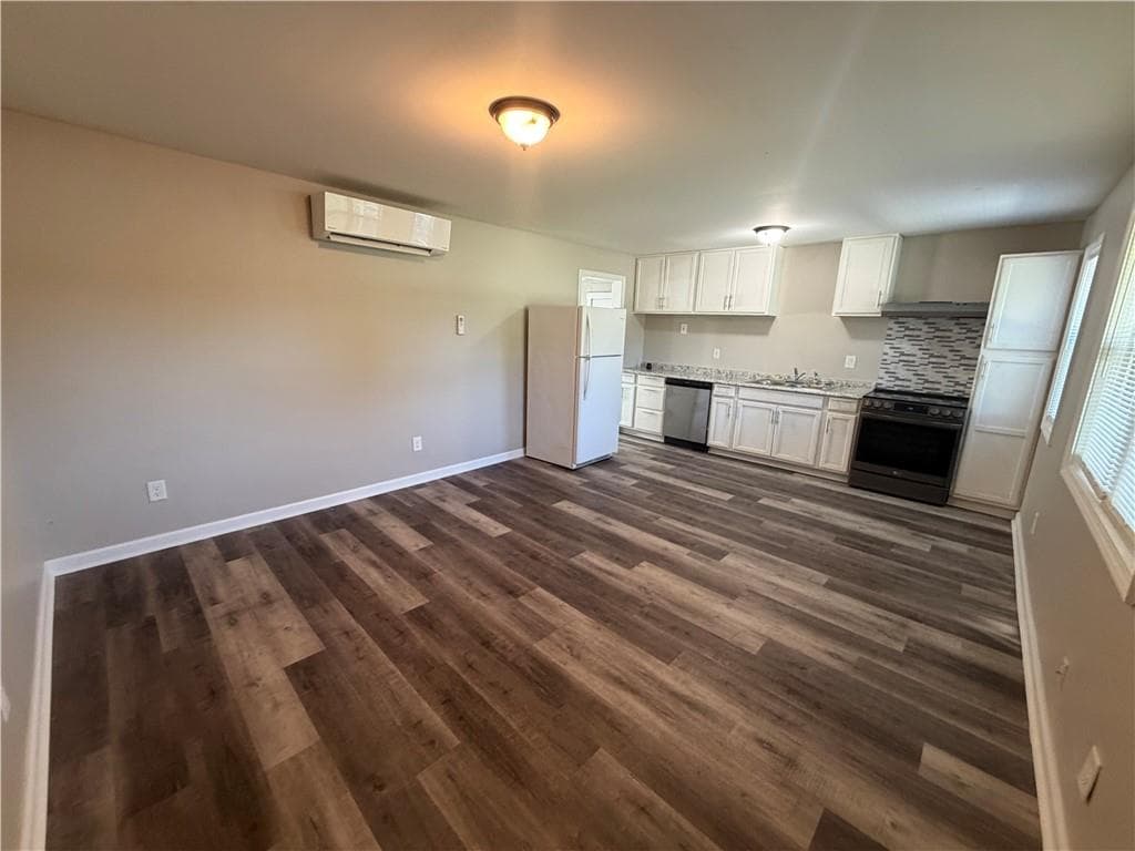 1 bedroom, 1 bathroom, 775 sq ft single family residence for rent at 759 Hog Mountain Road, Winder, GA 30680 for $1,250 a month — photo 2