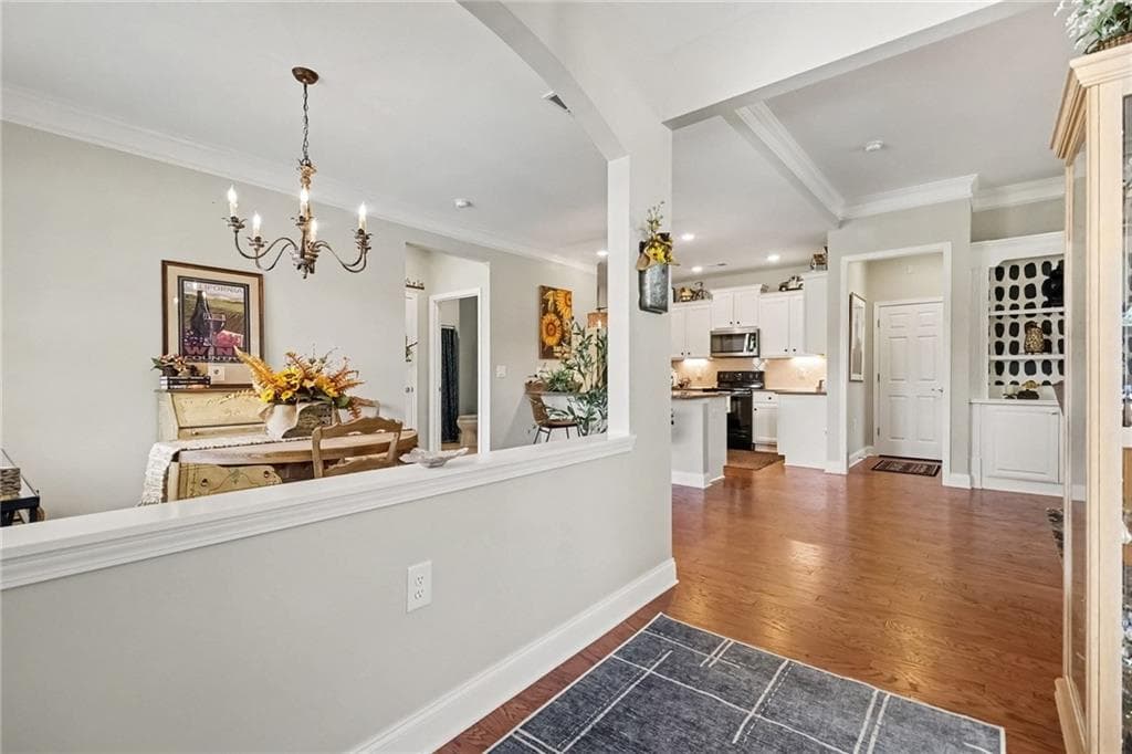 3 bedroom, 3 bathroom, 2,227 sq ft condominium for sale at 3341 Lindenridge Drive, Buford, GA 30519 — photo 3