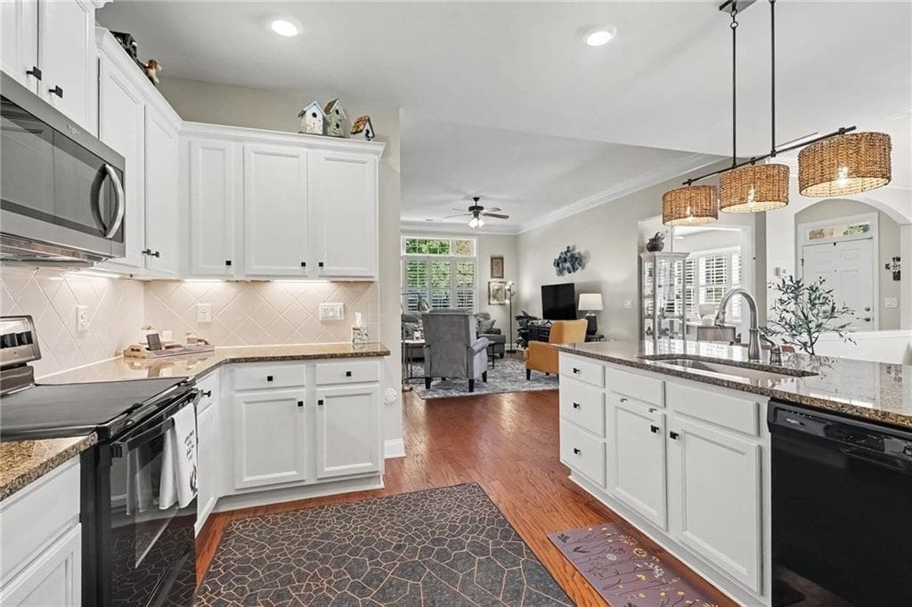 3 bedroom, 3 bathroom, 2,227 sq ft condominium for sale at 3341 Lindenridge Drive, Buford, GA 30519 — photo 10