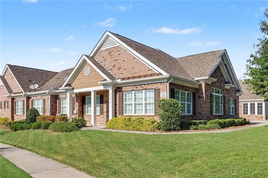 3 bedroom, 3 bathroom, 2,227 sq ft condominium for sale at 3341 Lindenridge Drive, Buford, GA 30519 — photo 1 of 27