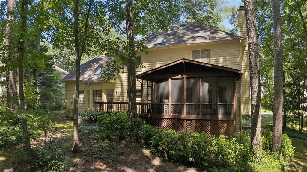 4 bedroom, 4 bathroom, 3,438 sq ft single family residence under contract at 4004 Chelsea Lane, Marietta, GA 30062 — photo 3