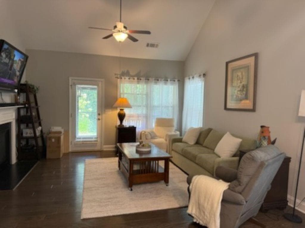 3 bedroom, 3 bathroom, 1,731 sq ft single family residence for sale at 6867 Flagstone Way, Flowery Branch, GA 30542 — photo 3