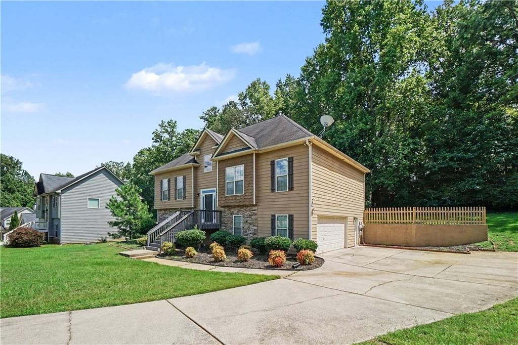 4 bedroom, 3 bathroom, 3,150 sq ft single family residence for sale at 60 Ashley Pointe Drive, Hiram, GA 30141 — photo 3