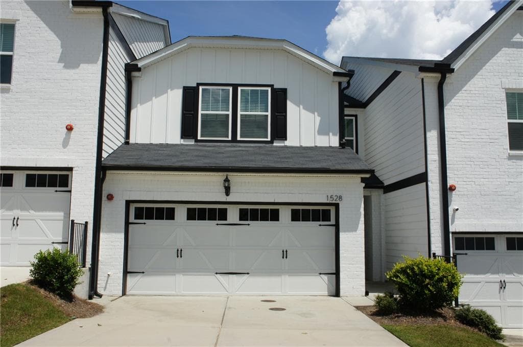 3 bedroom, 3 bathroom, 1,752 sq ft townhouse for sale at 1528 Purple Coneflower Avenue, Mableton, GA 30126