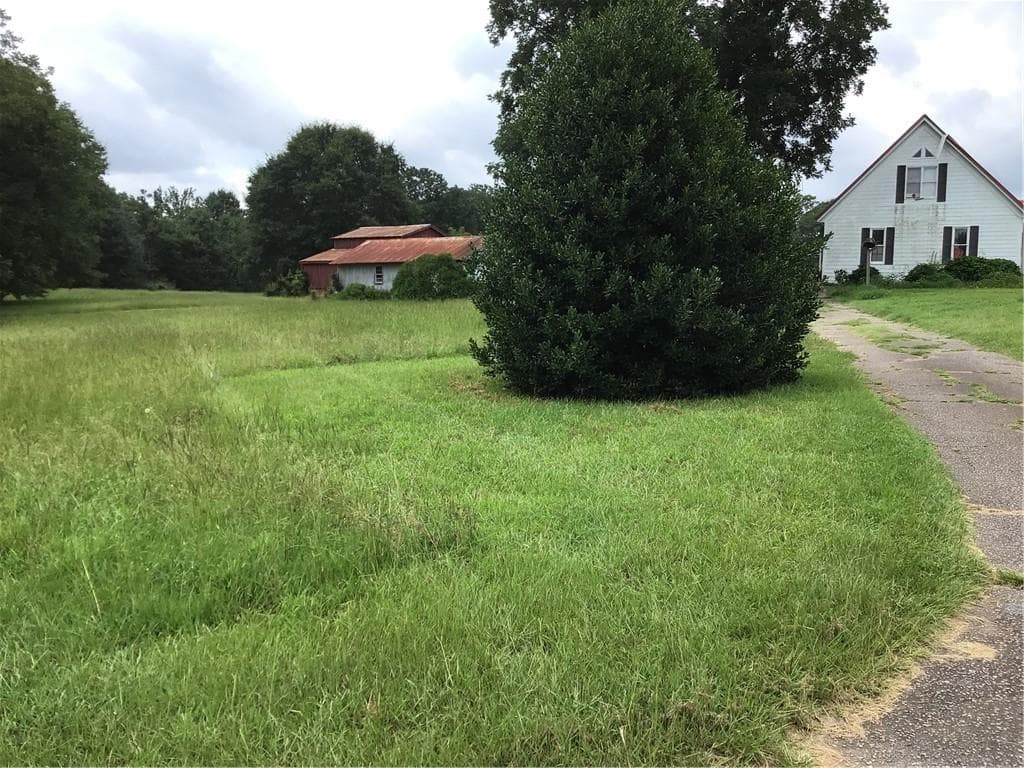 5 bedroom, 4 bathroom, 3,730 sq ft single family residence for sale at 1910 Mount Vernon Road, Monroe, GA 30656 — photo 4