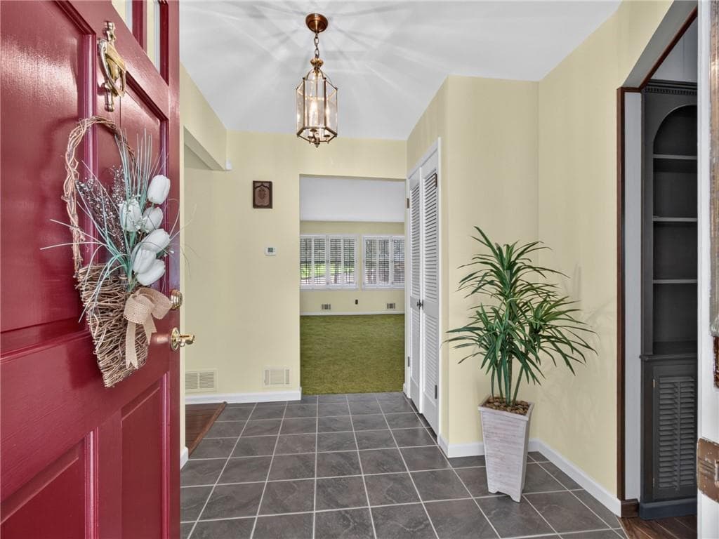 3 bedroom, 3 bathroom, 1,950 sq ft single family residence for sale at 3028 St Charles Avenue, Gainesville, GA 30504 — photo 5