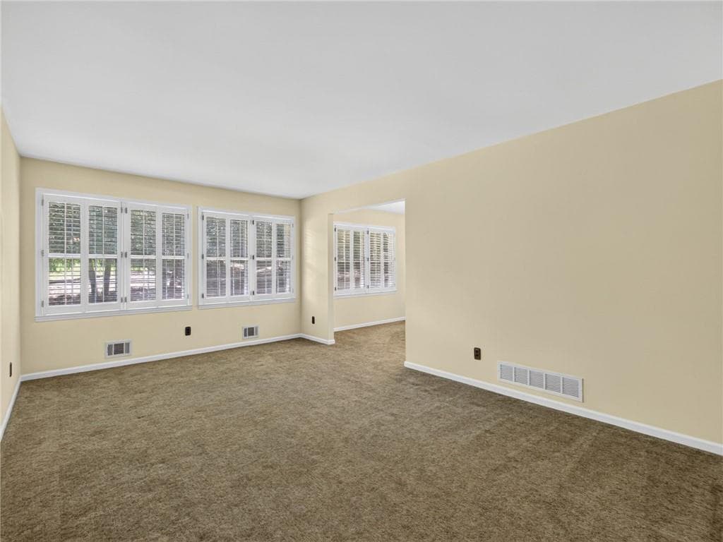3 bedroom, 3 bathroom, 1,950 sq ft single family residence for sale at 3028 St Charles Avenue, Gainesville, GA 30504 — photo 6