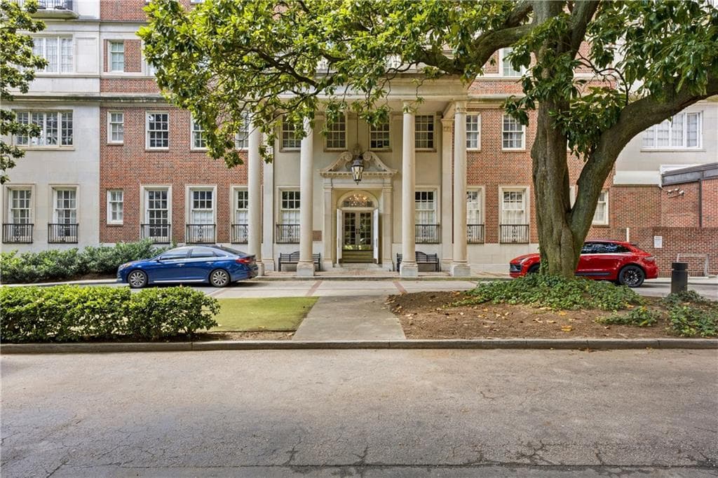 2 bedroom, 3 bathroom, 1,480 sq ft condominium for sale at 30 5th Street 1008, Atlanta, GA 30308 — photo 2