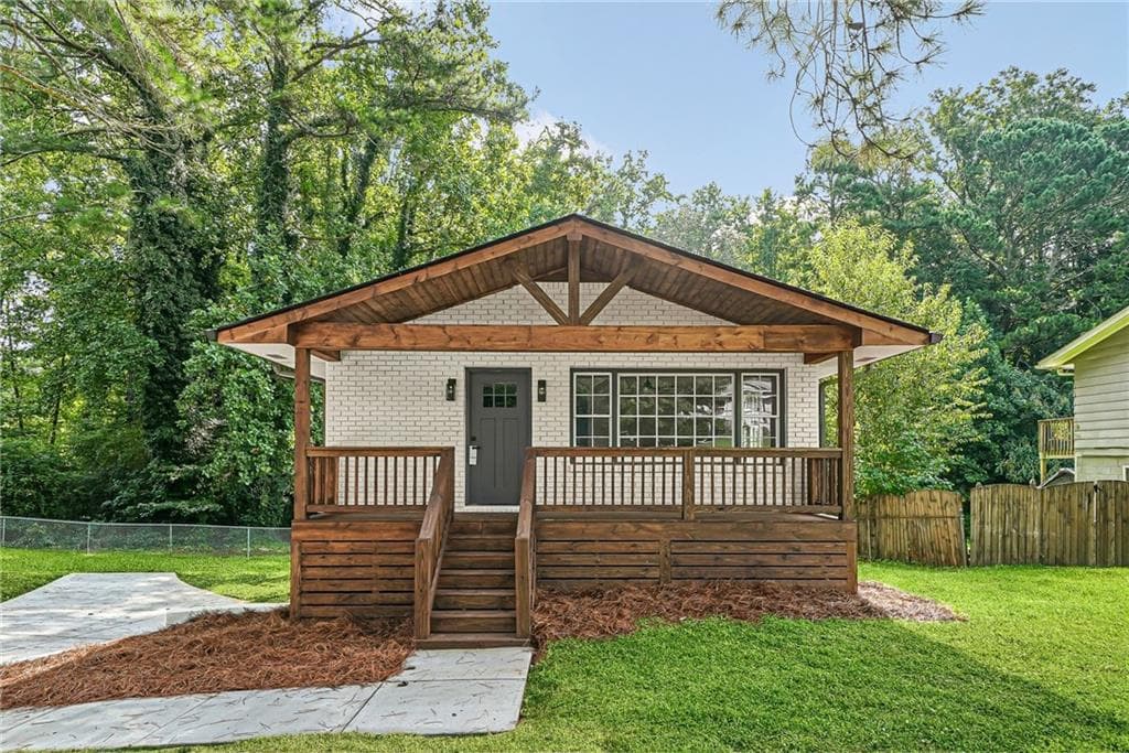 4 bedroom, 2 bathroom, 2,112 sq ft single family residence for sale at 4270 Senoa Drive, Kennesaw, GA 30144 — photo 1 of 37