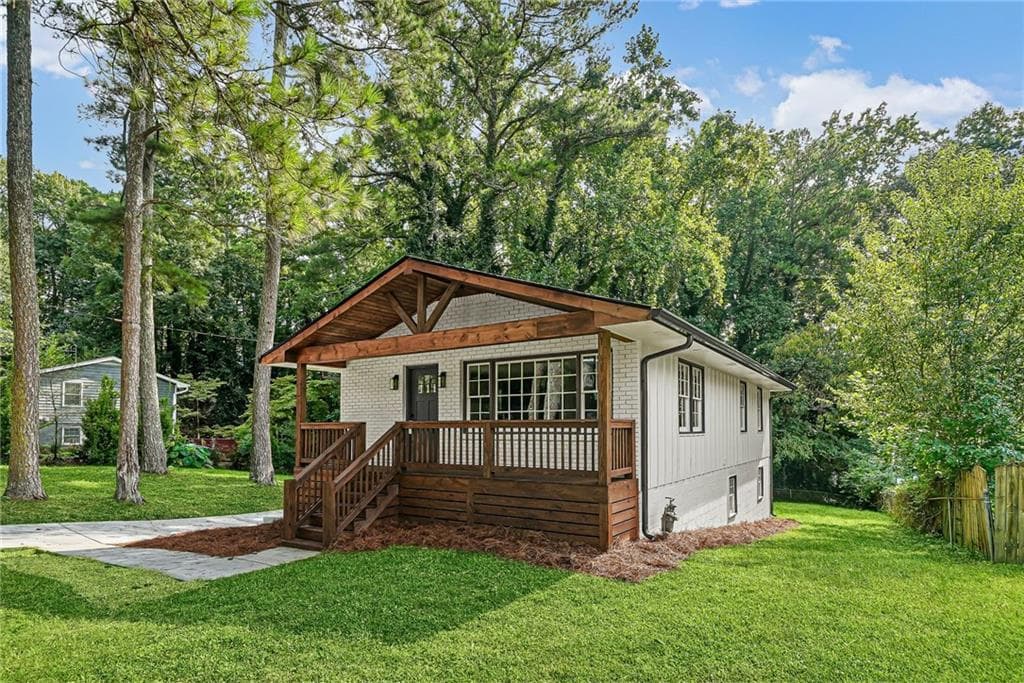 4 bedroom, 2 bathroom, 2,112 sq ft single family residence for sale at 4270 Senoa Drive, Kennesaw, GA 30144 — photo 2