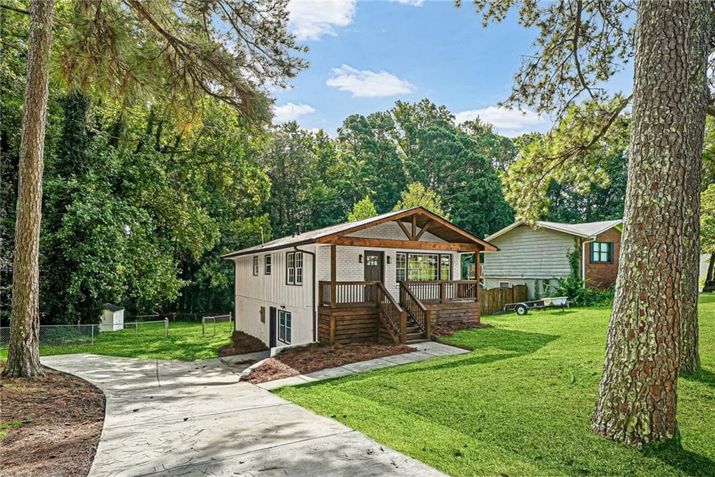 4 bedroom, 2 bathroom, 2,112 sq ft single family residence for sale at 4270 Senoa Drive, Kennesaw, GA 30144 — photo 3