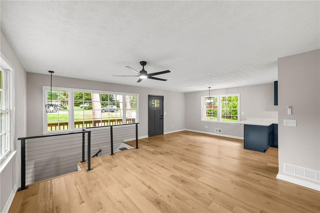 4 bedroom, 2 bathroom, 2,112 sq ft single family residence for sale at 4270 Senoa Drive, Kennesaw, GA 30144 — photo 8