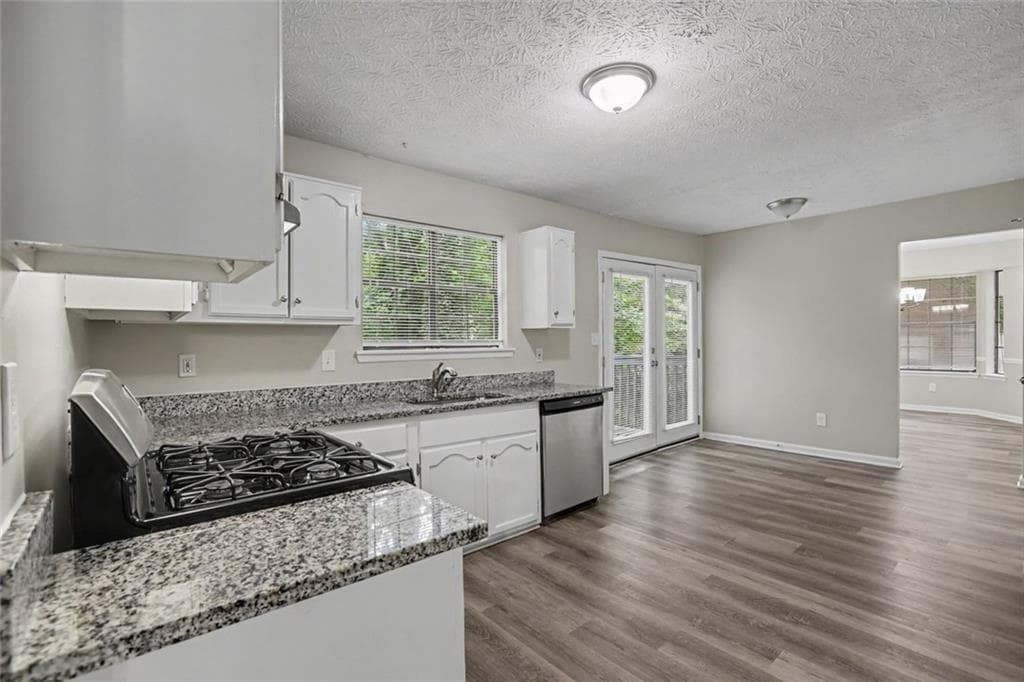 3 bedroom, 3 bathroom, 1,896 sq ft single family residence under contract at 5322 Walker Road, Stone Mountain, GA 30088 — photo 8