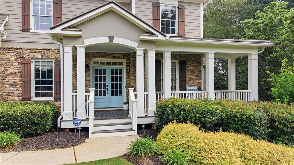 6 bedroom, 4 bathroom, 3,900 sq ft single family residence for sale at 6330 Fox Creek Drive, Cumming, GA 30040 — photo 3