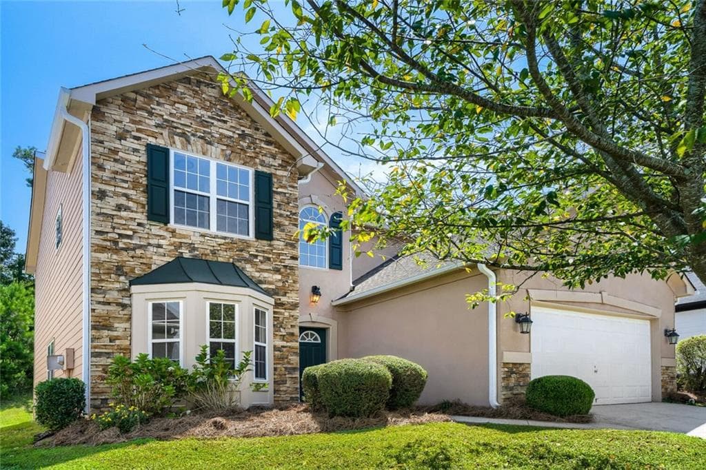 4 bedroom, 3 bathroom, 2,353 sq ft single family residence under contract at 1533 Fenmore Street, Lithia Springs, GA 30122 — photo 3