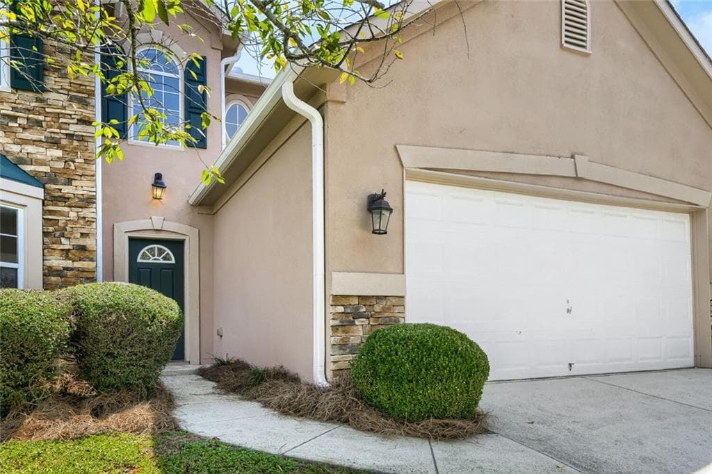 4 bedroom, 3 bathroom, 2,353 sq ft single family residence under contract at 1533 Fenmore Street, Lithia Springs, GA 30122 — photo 4