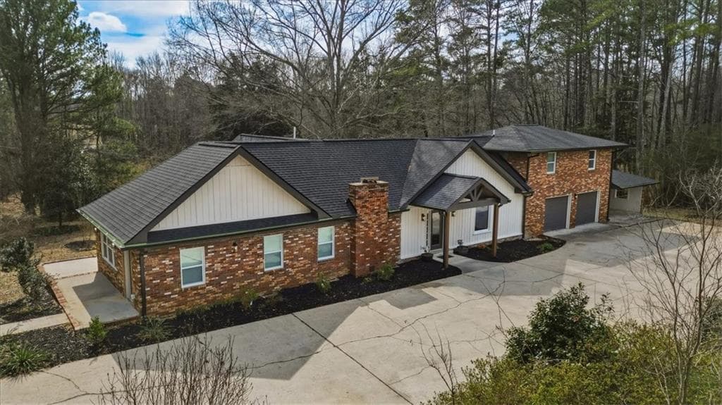 4 bedroom, 3 bathroom, 2,411 sq ft single family residence for sale at 4911 Lower Jersey Road, Oxford, GA 30054 — photo 2