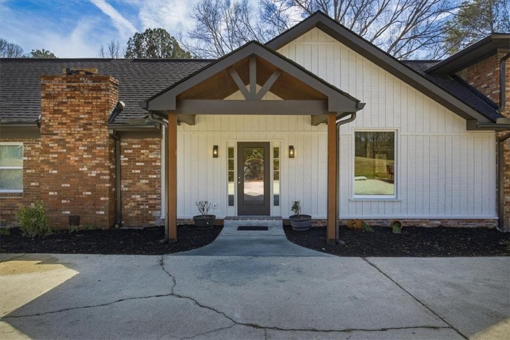 4 bedroom, 3 bathroom, 2,411 sq ft single family residence for sale at 4911 Lower Jersey Road, Oxford, GA 30054 — photo 3
