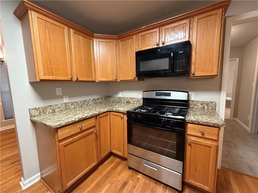 6 bedroom, 4 bathroom, 3,163 sq ft single family residence for sale at 80 Teal, Senoia, GA 30276 — photo 3