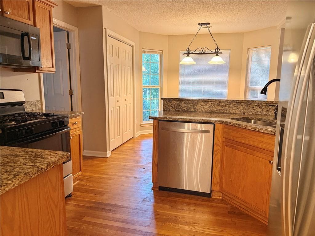 6 bedroom, 4 bathroom, 3,163 sq ft single family residence for sale at 80 Teal, Senoia, GA 30276 — photo 5