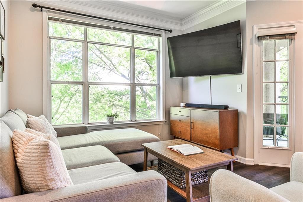 1 bedroom, 1 bathroom, 814 sq ft condominium for rent at 955 Juniper Street 4332, Atlanta, GA 30309 for $2,000 a month — photo 3