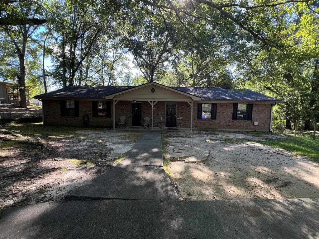 duplex for sale at 1026 Barn Oak Court, Conyers, GA 30012