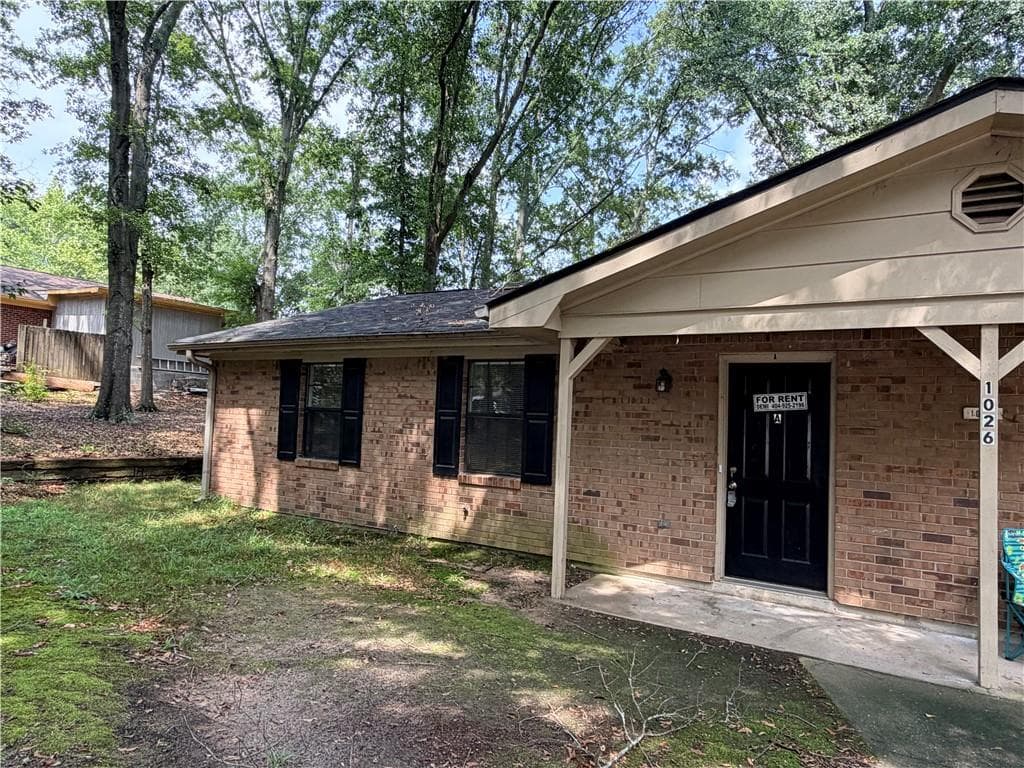 duplex for sale at 1026 Barn Oak Court, Conyers, GA 30012 — photo 2