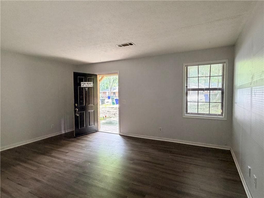 duplex for sale at 1026 Barn Oak Court, Conyers, GA 30012 — photo 4