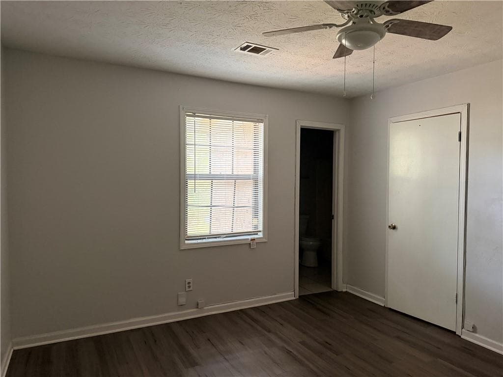duplex for sale at 1026 Barn Oak Court, Conyers, GA 30012 — photo 8