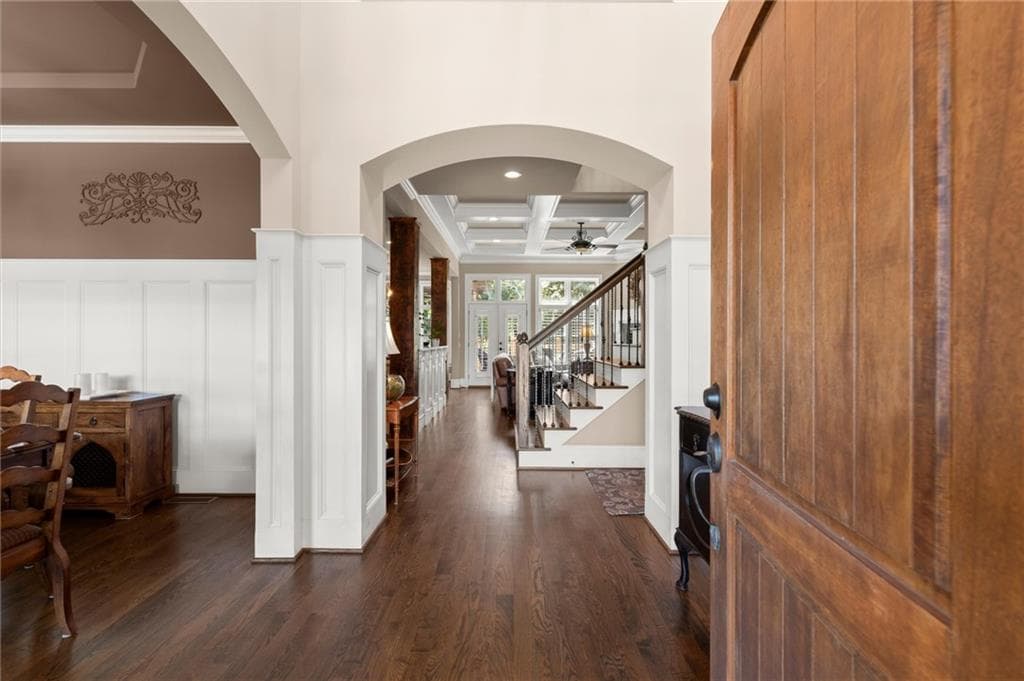 6 bedroom, 5 bathroom, 4,078 sq ft single family residence under contract at 2885 Lassiter Manor Drive, Marietta, GA 30062 — photo 2