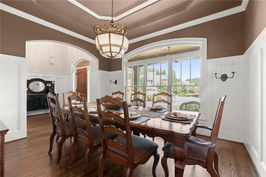 6 bedroom, 5 bathroom, 4,078 sq ft single family residence under contract at 2885 Lassiter Manor Drive, Marietta, GA 30062 — photo 3
