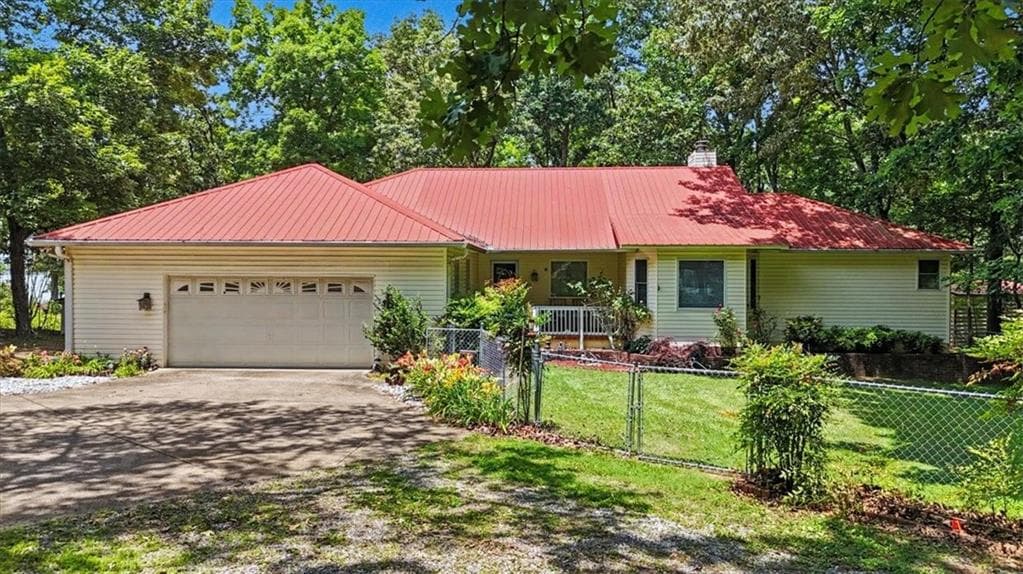4 bedroom, 3 bathroom, 2,397 sq ft single family residence for sale at 1005 County Road 544, Centre, AL 35960 — photo 2