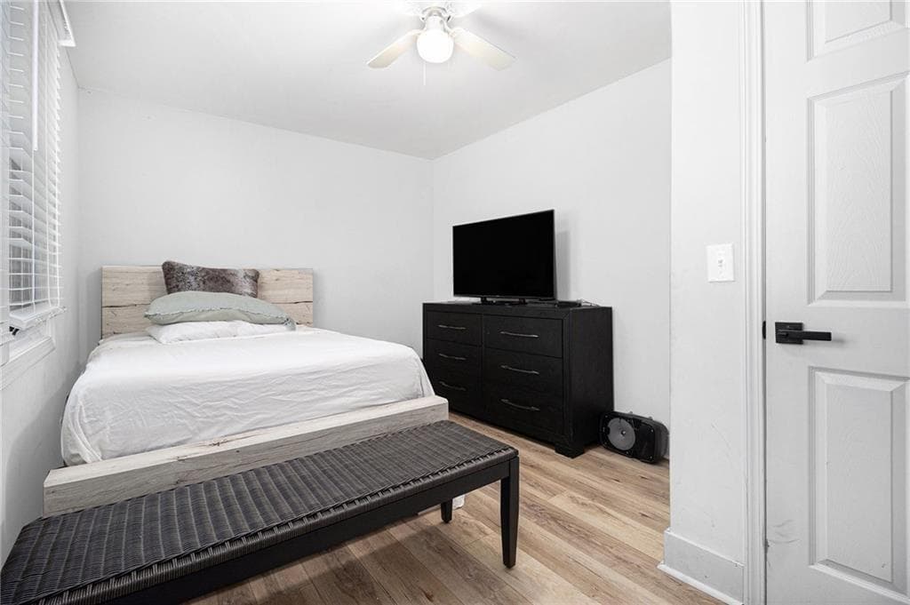 3 bedroom, 3 bathroom, 1,586 sq ft single family residence under contract at 3795 King Edward Trail, Atlanta, GA 30331 — photo 8