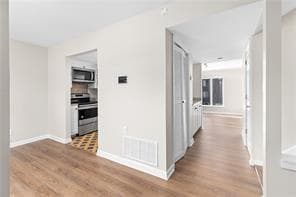 2 bedroom, 3 bathroom, 1,798 sq ft townhouse for rent at 15 Ivy Square, Atlanta, GA 30342 for $2,590 a month — photo 4