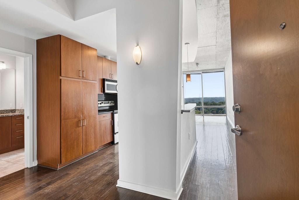 1 bedroom, 1 bathroom, 683 sq ft condominium for sale at 943 Peachtree Street 1314, Atlanta, GA 30309 — photo 5