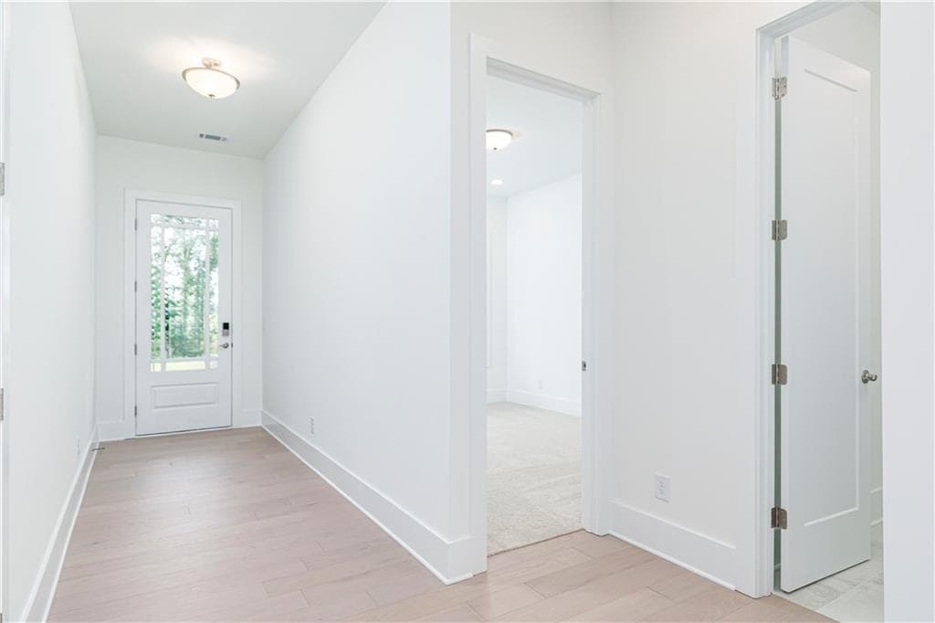 5 bedroom, 4 bathroom, 2,675 sq ft single family residence for sale at 4320 Waylon Drive, Cumming, GA 30028 — photo 3