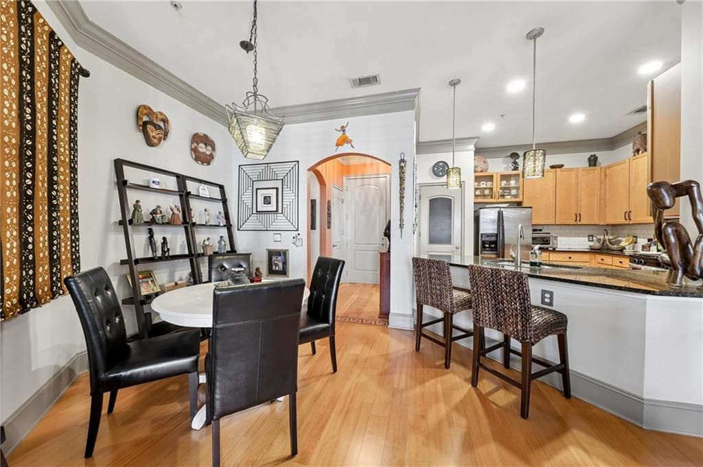 1 bedroom, 1 bathroom, 1,021 sq ft condominium for sale at 3621 Vinings Slope 2516, Atlanta, GA 30339 — photo 3