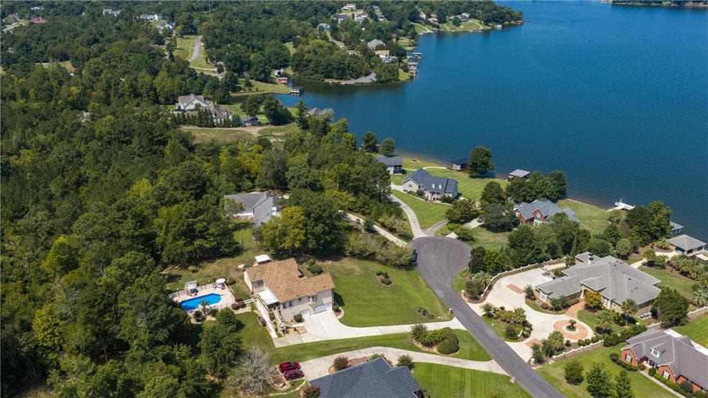 4 bedroom, 3 bathroom, 2,631 sq ft single family residence under contract at 353 Hillridge Cove, Lizella, GA 31052 — photo 8
